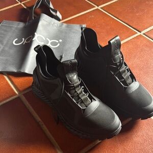 Sneakers black leather New*